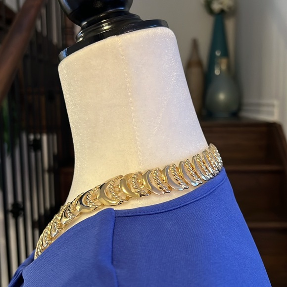 Vintage Crescent Moon High End Fashion ChunkyNecklace/Choker Gold Tone EUC - Picture 3 of 5